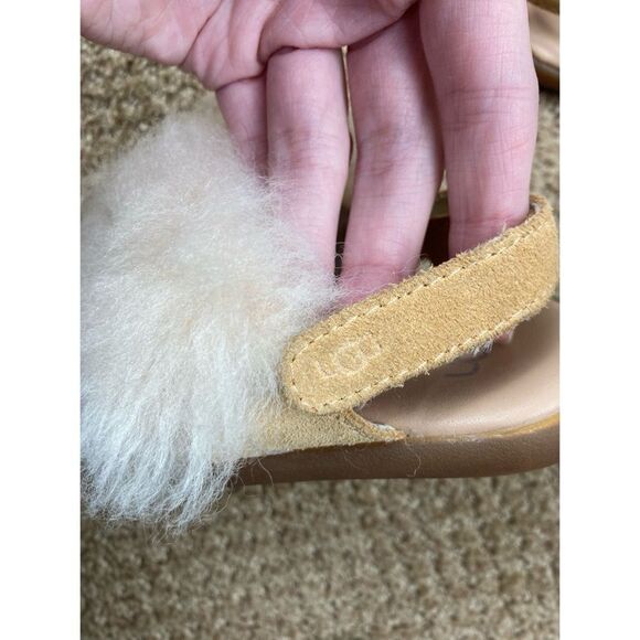 UGG Holly toddler lambs fur sandals - Picture 5 of 6